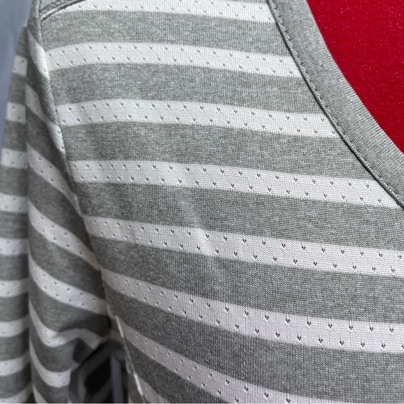 New with tag Eddie Bauer long sleeve striped hooded top - Picture 12 of 16